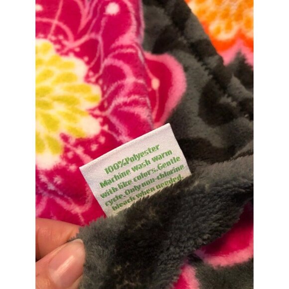 BEAUTIFUL RETIRED VERA BRADLEY ZIGGY ZINNIA PRINT LARGE BLANKET/THROW - Picture 3 of 5